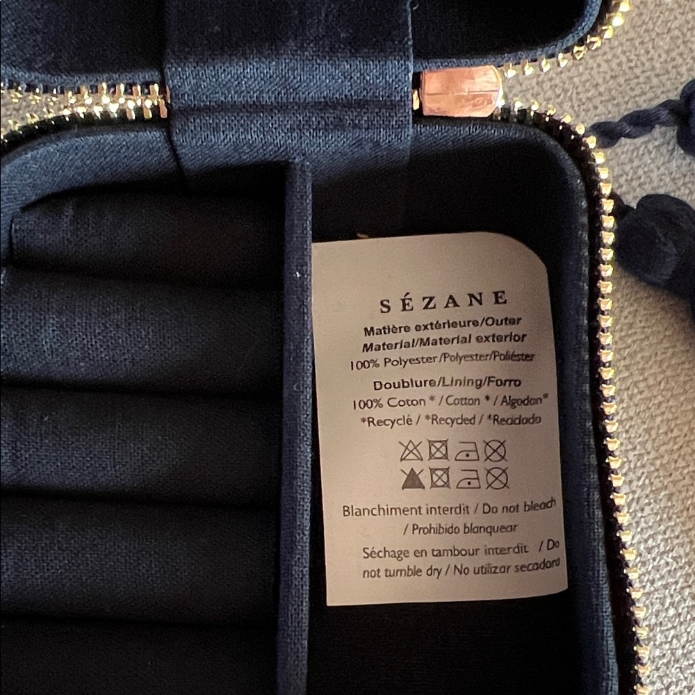 Sézane Square Jewelery Case in Blue Velvet - Picture 4 of 6